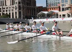 包含赛艇赛场再起风云：燕赵风暴队险胜塞北烈马队，赛场气氛火爆二次进攻频频奏效的词条