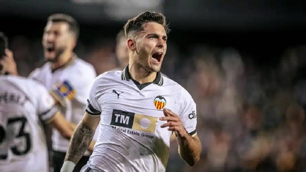 赛地聚焦：欧冠加时末段热度飙升，瓦伦西亚队长鼓劲，质疑声四起，球队文化被再次提及的简单介绍-ky网站平台