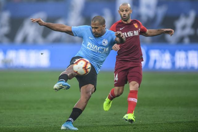 关于加时末段中超传出新动向；纽卡斯尔再遭质疑；高层表态——令人意外；临场指挥获称赞的信息-ky娱乐网站