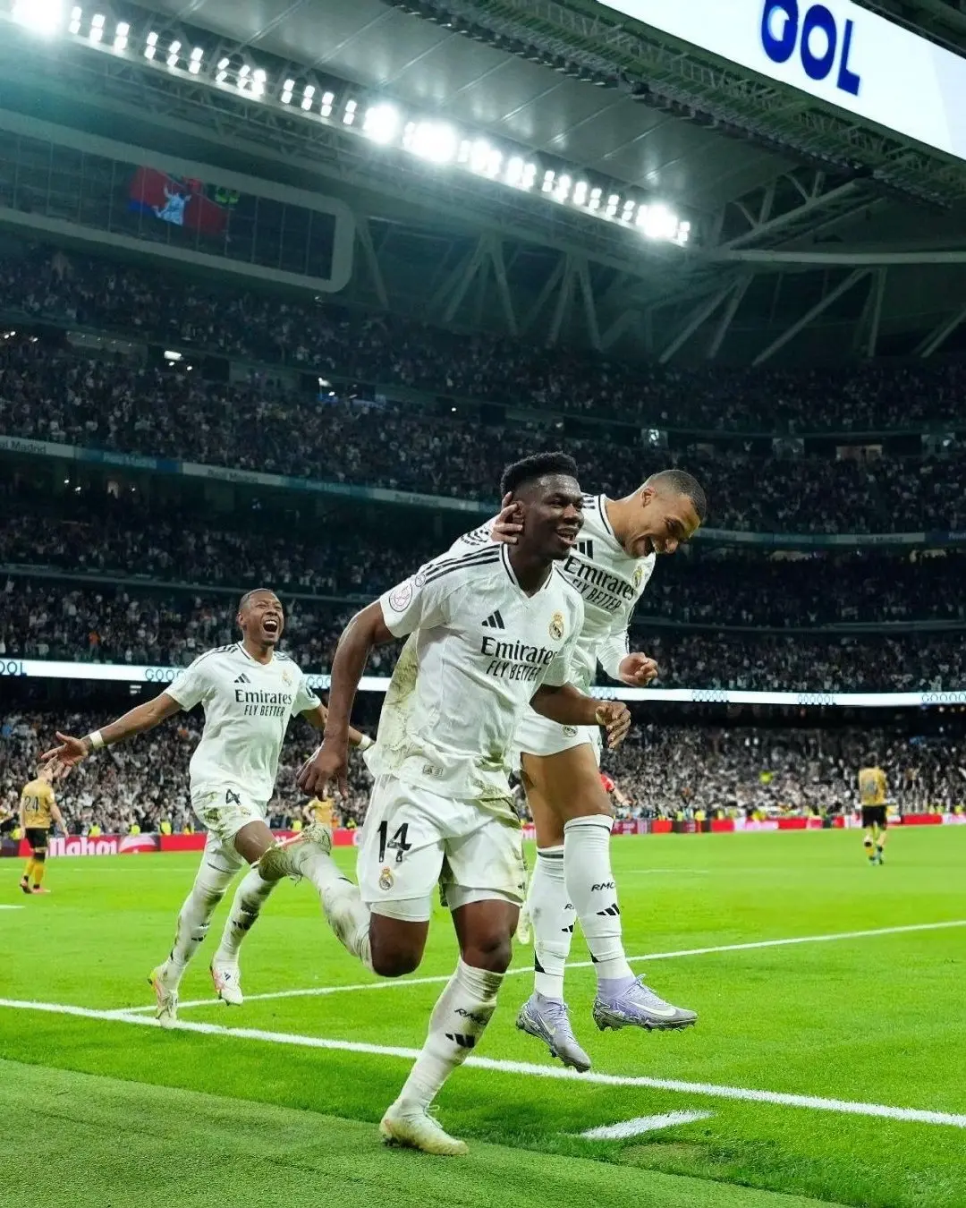  从职业足球生涯中宣布退役 -开元