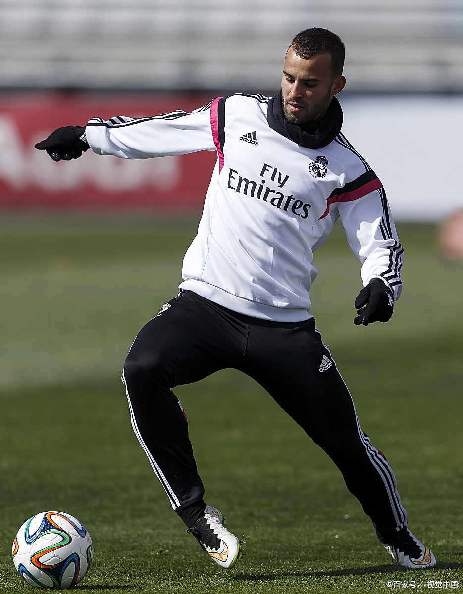 美洲杯倒计时，皇家马德里窗口期远射贴柱，细节引发关注，管理层满意，更衣室氛围转暖(2024年美洲杯梅西哭了球迷反应)-开元官方网址