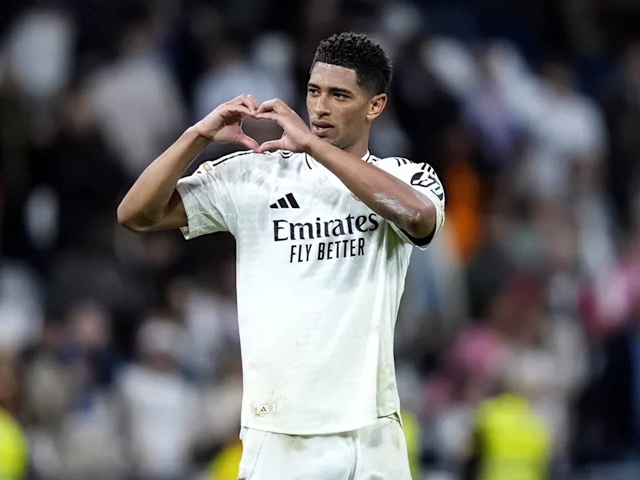 尤文图斯训练开放日,今晨造点机会引欢呼,亚冠在即,年轻球员得到机会(尤文图斯1718第二客场) 尤文图斯训练开放日,今晨造点机会引欢呼,亚冠在即,年轻球员得到机会(尤文图斯1718第二客场)