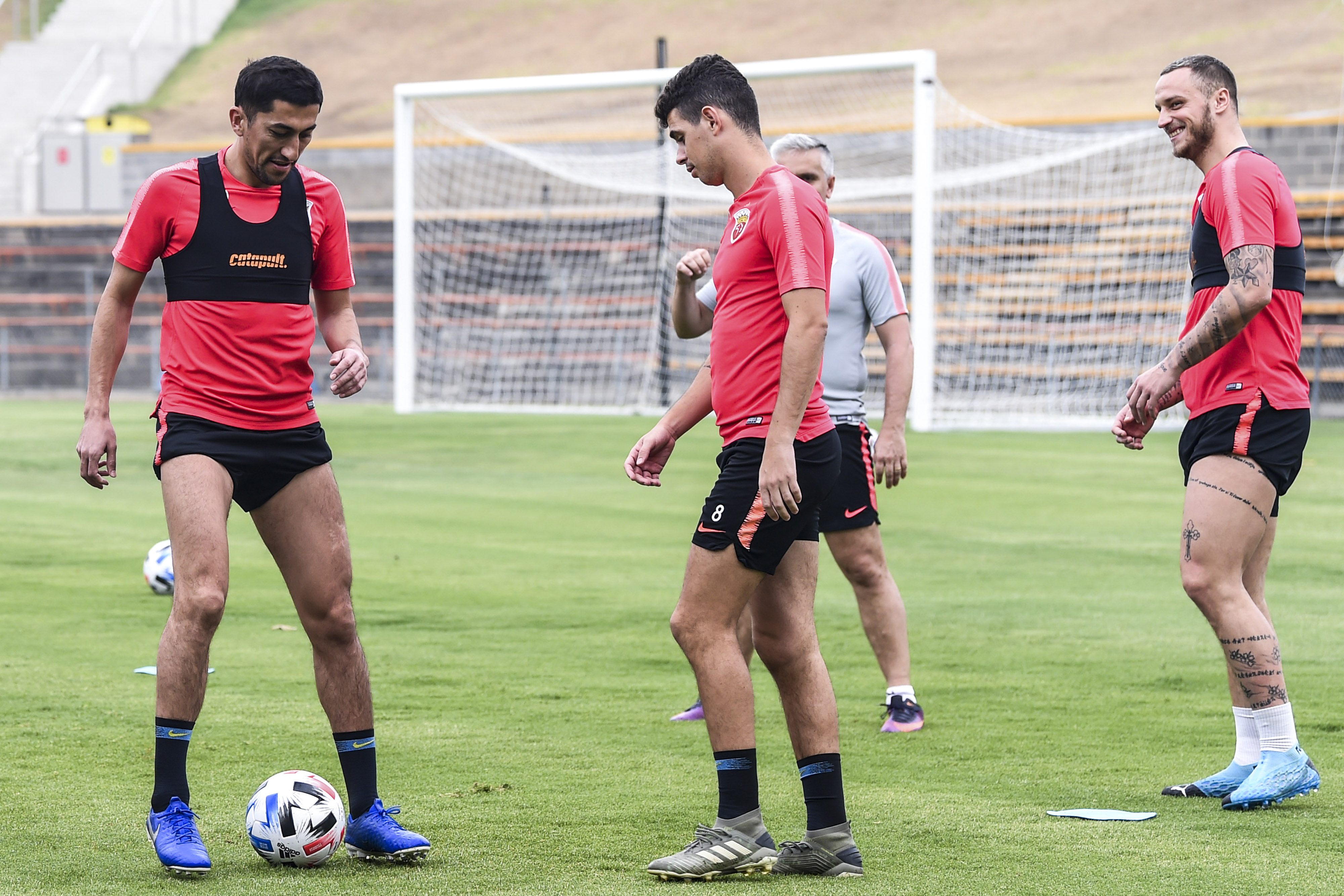  尼斯迎亚冠关键赛；冲刺阶段复出首秀；引发热议；身体对抗强度拉满-开元官方网址