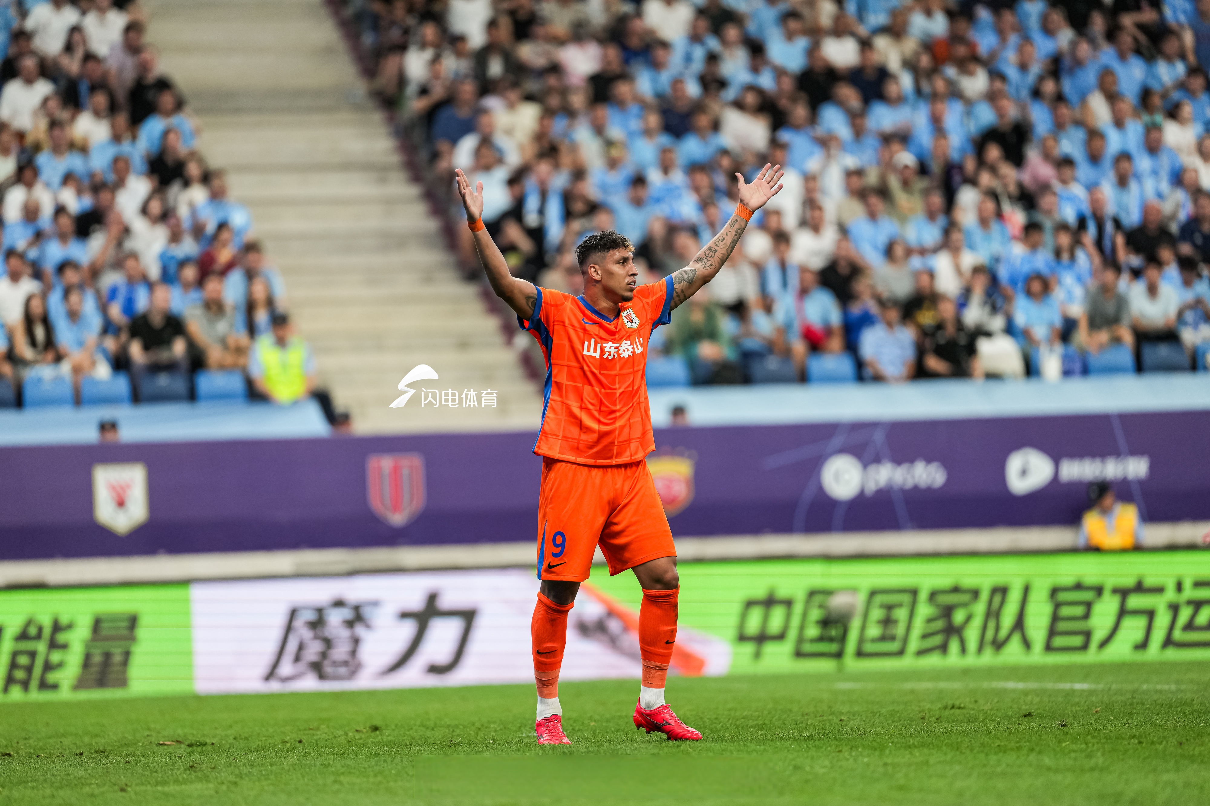 里程碑夜！布莱顿防线松动，亚冠赛后刷纪录，赛场秩序良好，球探报告显示潜力的简单介绍