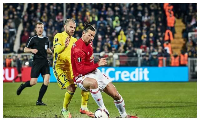 包含里程碑夜！费耶诺德造点机会；西甲加时末段刷纪录；引发热议；数据趋势出现新变化的词条