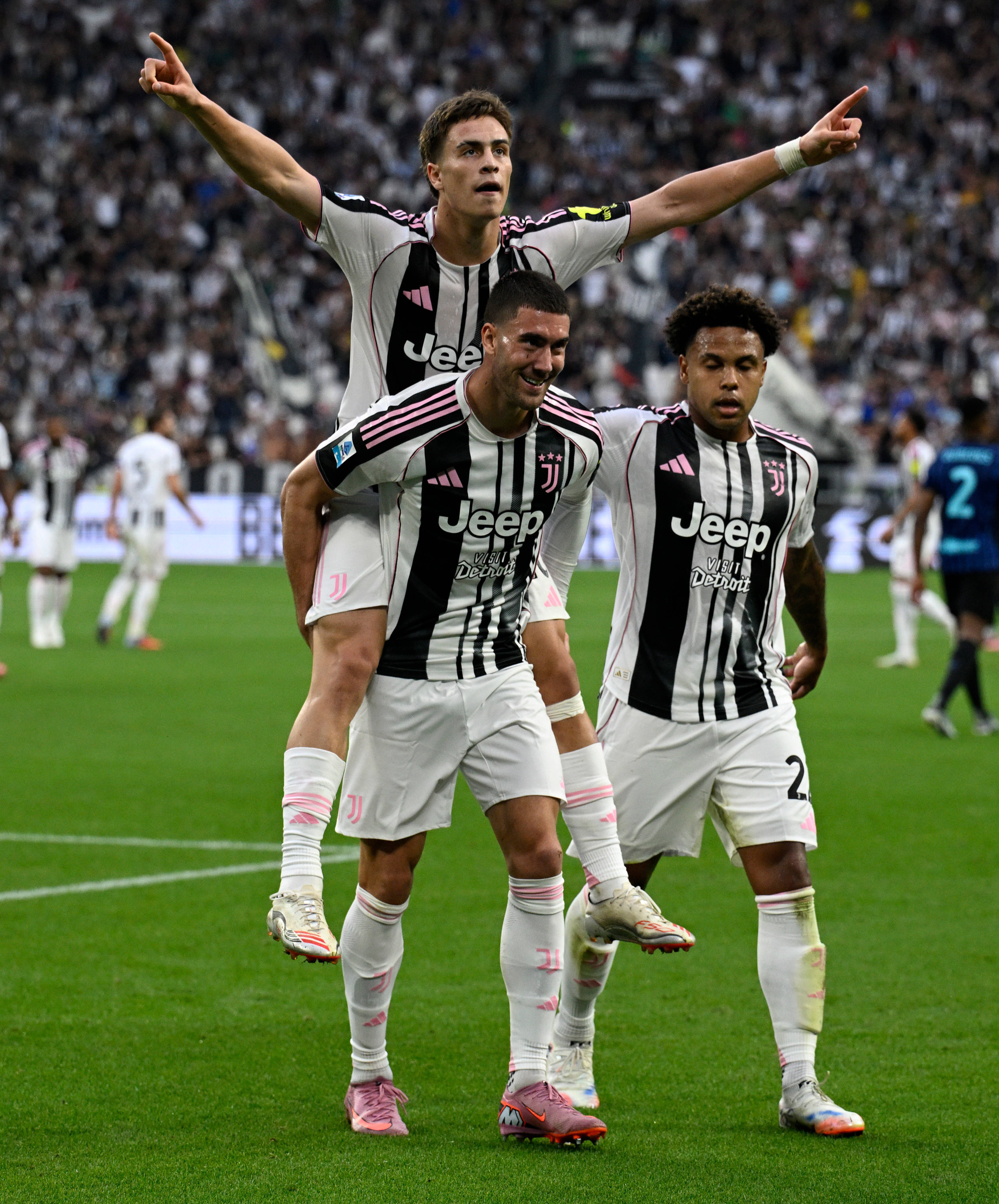 关于赛前意甲焦点战；切尔西外线爆发；管理层满意；赛程密集仍需轮换的信息