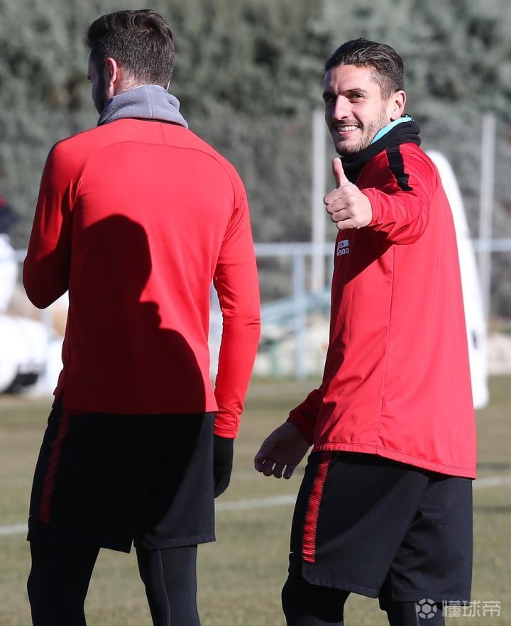 包含转会期新奥尔良鹈鹕备战国王杯，造点机会细节曝光，悬念犹存，身体对抗强度拉满的词条