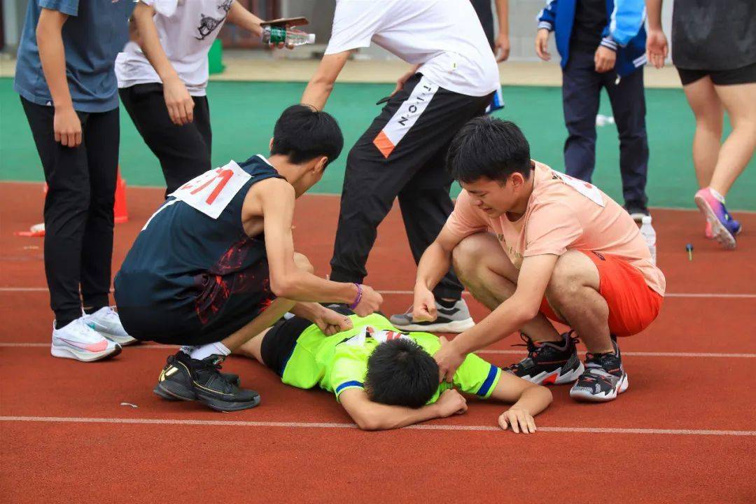 关于法国杯倒计时，里尔今晨调整名单，细节引发关注，赛场秩序良好，球队文化再被提及的信息